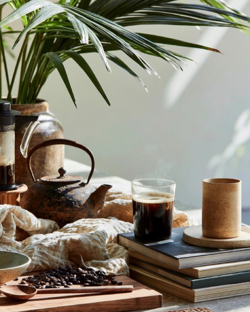 Ambiance LAM, café, théière et plantes